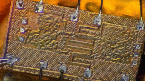 AI‑designed wideband millimeter‑wave amplifier